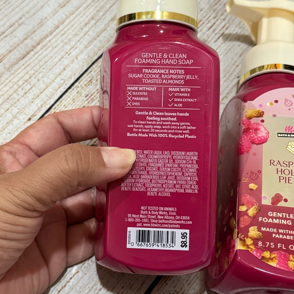 NWT Bath & Body Works Milk Bar Raspberry Holiday Pie Bar Foaming Hand Soap (3) - Picture 3 of 4